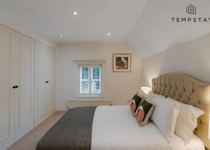 Cosy Family Home Near Thorpe Park & Legoland