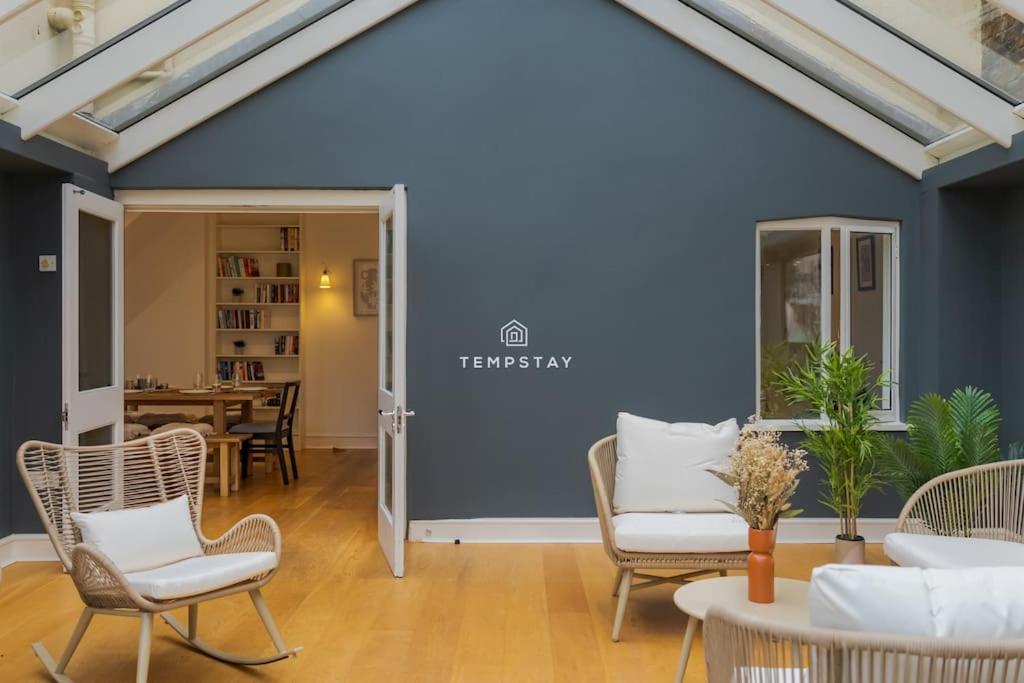 Cosy Family Near Thorpe Park & Legoland Old Windsor